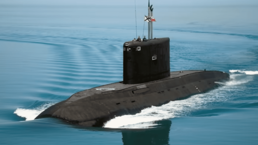 Ucrânia afunda submarino russo da Classe “Kilo” em Sevastopol